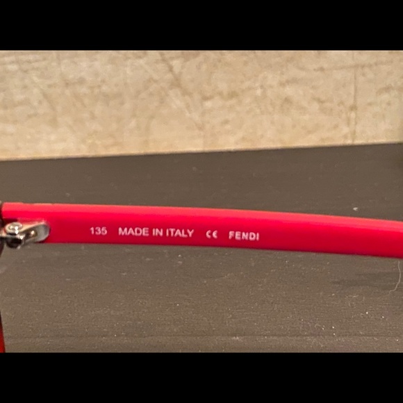 Fendi Sunglasses - Picture 5 of 7